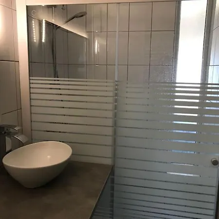 Appartement Cote Gare Avec Jacuzzi Chambery Exterior photo